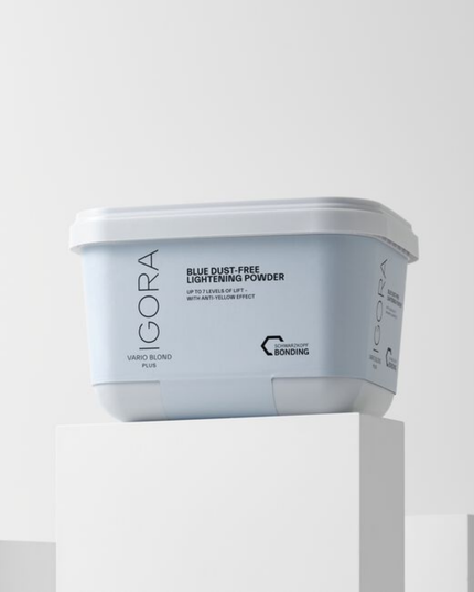The IGORA VARIO BLOND Plus Powder Lightener offers up to 7 levels of lift and delivers precise neutralization with its anti-yellow effect. This formula with integrated Fibre Bond Technology enforces bonds within the hair fiber to reduce breakage.