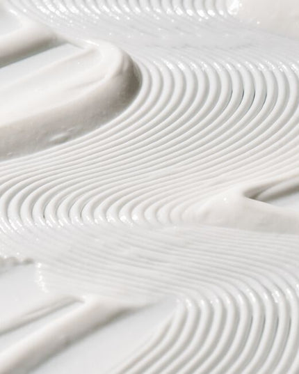 New Smooth Stunner: Smoothing Blow Dry Crème.