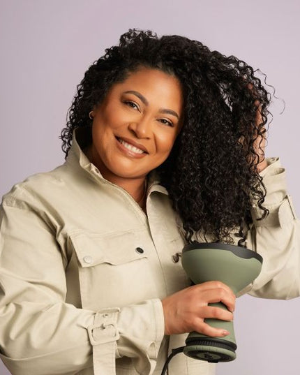 Engineered for curly and coily hair, the StyleCraft 2-in-1 Diffuser and Hair Dryer is an essential part of a perfect curl-defining ritual. Crafted to work with unique textures, it helps reduce frizz while boosting the inherent shape and bounce of curls. 