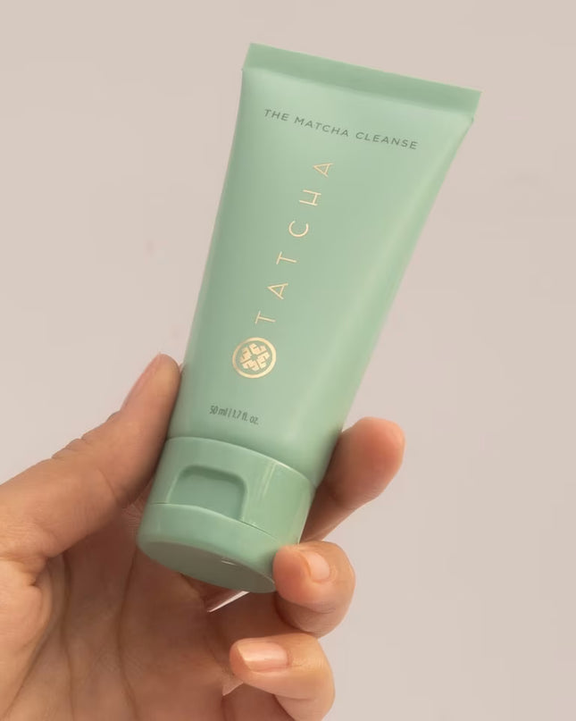 A matcha a day keeps oil away- daily gel cleanser with Japanese kyo-matcha, mugwort and coix seed that gently clarifies and moisturizes skin as it balances oil and pH levels for a clean, smooth complexion.