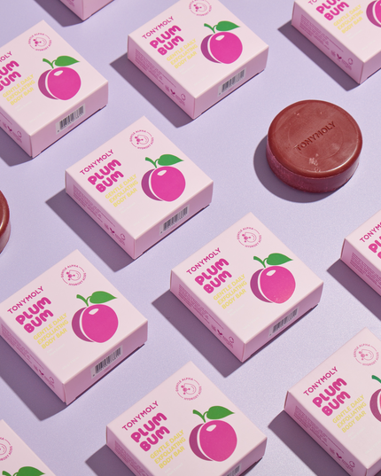 This gentle resurfacing Plum Bum AHA Exfoliating Body Bar is designed to cleanse, refine, and restore your skin’s glow. Infused with AHAs and Plum Extract, this dual-action exfoliator removes dead skin cells, helps to prevent ingrown hairs, smooth keratosis pilaris (KP), and unclog pores while still remaining gentle for daily use.