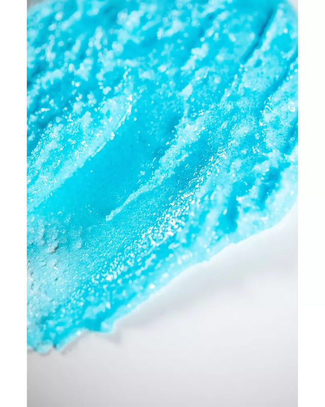 A lightly whipped sugar scrub that delivers brighter, smoother skin instantly. Moon Rocks Body Scrub gently exfoliates to brighten and smooth skin texture while reducing redness. It’s formulated with a nourishing base of 100% organic coconut oil, brightening lavender, and protective vitamin E to buff and brighten up lackluster skin. In a beautifully blue tint, à la ultra moisturizing blue tansy.