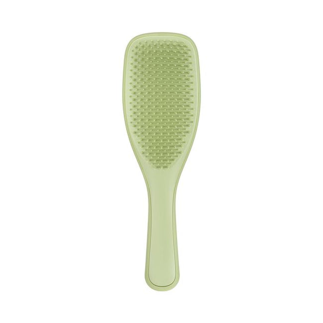 Meet three neutral shades in a touchable, textured finish with the Matte Ultimate Detangler collection by Tangle Teezer. Hair is left smooth, shiny and tangle free with our patented two-tiered teeth technology for more of that running-your-fingers-through-your-hair-feeling.