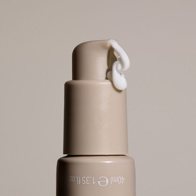 A luxuriously hydrating hand and body cream in a sleek, travel-friendly tube. Infused with a delicate floral Amber Orchid scent, itís enriched with seven botanical oils, Shea Butter, and Blackcurrant Seed Oil to deeply nourish, hydrate, and protect the skin.

Designed with an ultra-hygienic airless pump, this innovative packaging ensures maximum product usage while keeping the formula fresh. It's the ultimate hydrator.