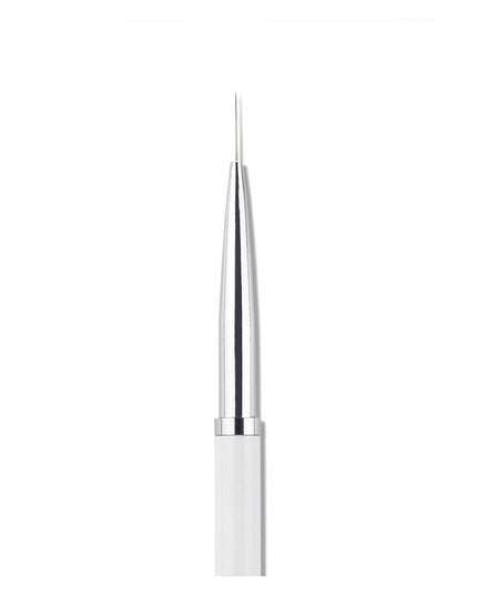 Put the 'je ne sais quoi' back into French Tips with Liner 01. This 10mm brush gives you controlled application for crisp smile lines and flawless French Tips.