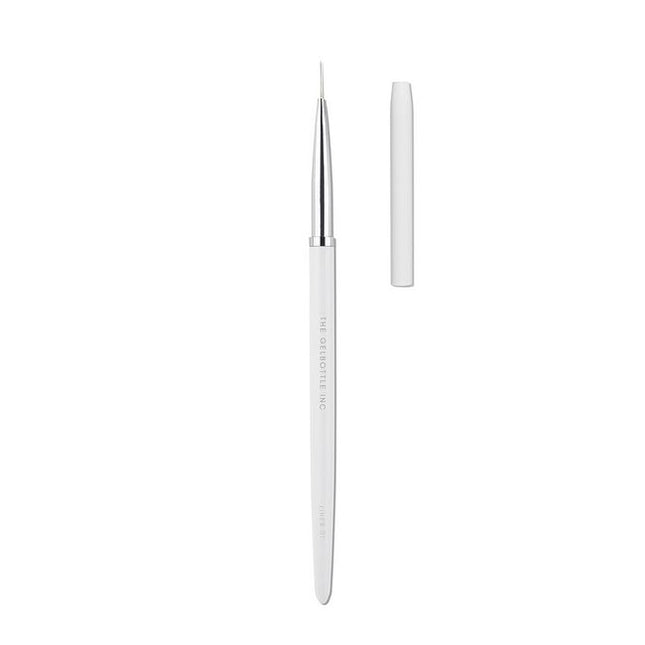 Put the 'je ne sais quoi' back into French Tips with Liner 01. This 10mm brush gives you controlled application for crisp smile lines and flawless French Tips.