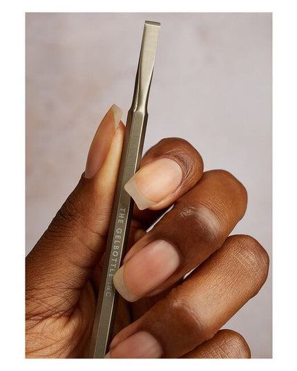 Achieve perfect precision with the ProPrep cuticle pusher. You're in complete control with this dual-ended nail pusher tool. Hygienic and helpful = happy clients.