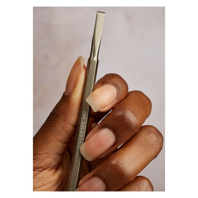 Achieve perfect precision with the ProPrep cuticle pusher. You're in complete control with this dual-ended nail pusher tool. Hygienic and helpful = happy clients.