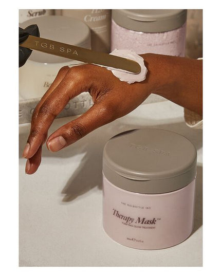 Therapy Mask™ is a purifying glow treatment supercharged with French Pink Clay to smooth and brighten dull skin and moisture-locking Hyaluronic Acid.