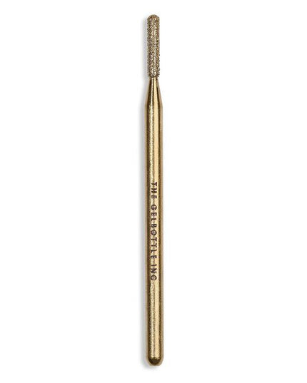 TGB slim cylindrical diamond bit safely pushes back cuticles whilst removing dead skin cells from the nail plate. This precision bit helps speed up cuticle removal in place of using a cuticle pusher. Use as step one of cuticle prep ahead of the Cuticle Lifter Bit.