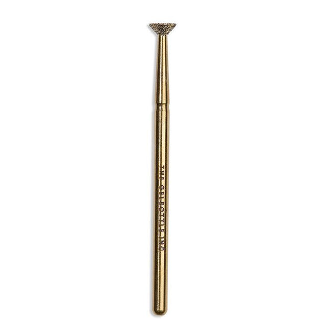 The Deflooder Bit is set to become your new nail saviour. The unique flat-edged diamond bit has a medium grit designed for precision work to separate product from the cuticle and reduce the risk of lifting, ensuring you have the tool you need for those rare occasions.
