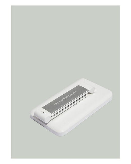 Discover the USB Flash Lamp by TGB. This innovative nail lamp features an ergonomic design, flexible rotating arm and quick-touch activation for continuous flash curing. This is the ultimate space-saver for salons and mobile nail techs alike.