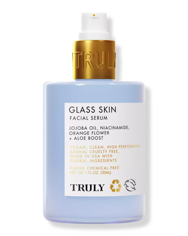 Luminous, translucent-looking skin is yours! Featuring a nurturing blend of niacinamide, jojoba oil, and orange flower, Truly's Glass Skin Facial Serum helps to visibly hydrate, calm, and brighten skin just minutes after applying.