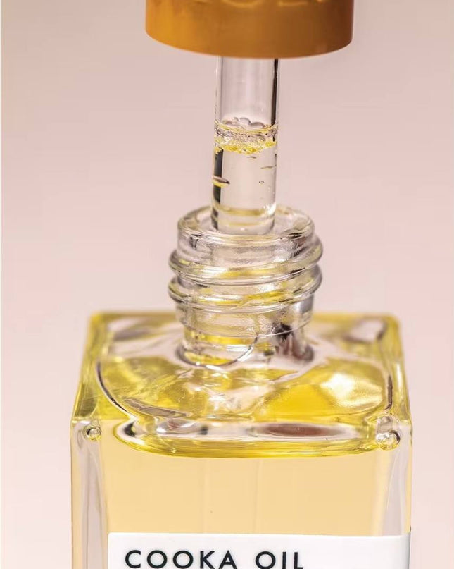 Truly Cooka Oil For Pubic Hair & Skin is a silky, lightweight antimicrobial oil for the pubic hair + bikini line that gently soothes irritation, clears pores, combats ingrown and softens the skin. Use anywhere hair meets skin for grease-free hydration and a noticeably softer texture.