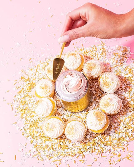 A hydrating body polish that visibly firms and smooths skin on the boobs and belly. Formulated with retinol, coconut milk, and hyaluronic acid, it targets stretch marks, sagging, and dry skin.