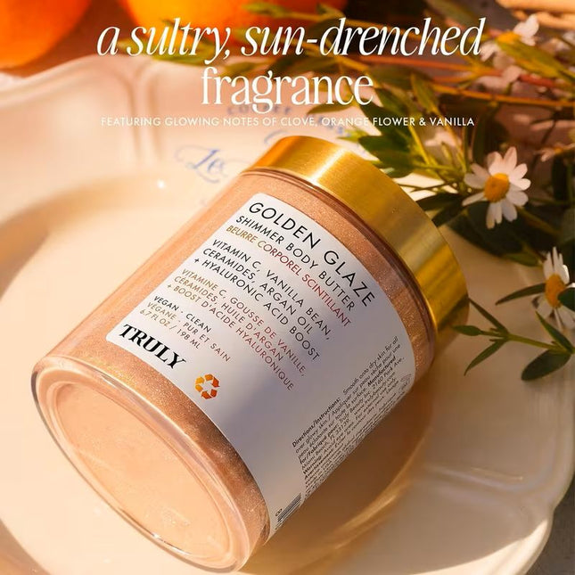 Truly’s Golden Glaze Shimmer Body Butter restores dewy, bouncy skin with a brightening blend of vitamin C and argan oil. It boosts elasticity, protects against external aggressors, and smooths out fine lines and wrinkles for a youthful, golden glow.