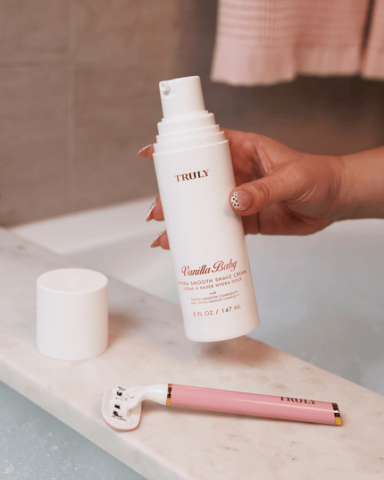 Meet the creamiest, dreamiest shave cream. Powered by Truly’s proprietary Phyto-Smooth Complex™, this jasmine-scented rich whip cushions skin with a protective moisture barrier for a close shave that leaves you irresistibly soft and smooth.