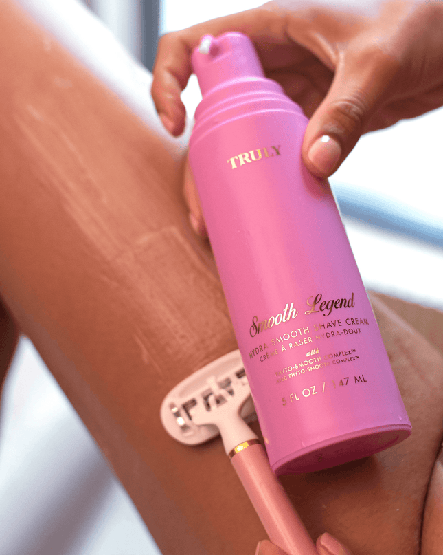 Meet the creamiest, dreamiest shave cream. Powered by Truly’s proprietary Phyto-Smooth Complex™, this jasmine-scented rich whip cushions skin with a protective moisture barrier for a close shave that leaves you irresistibly soft and smooth.