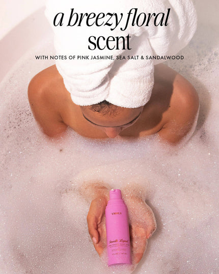Meet the creamiest, dreamiest shave cream. Powered by Truly’s proprietary Phyto-Smooth Complex™, this jasmine-scented rich whip cushions skin with a protective moisture barrier for a close shave that leaves you irresistibly soft and smooth.