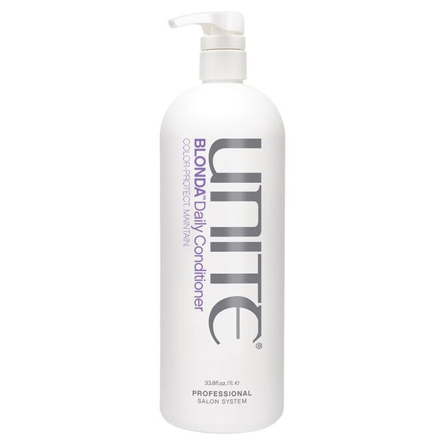 A blonde-loving purple conditioner that hydrates, repairs and protects blonde hair and highlights on both tone and no-tone days.