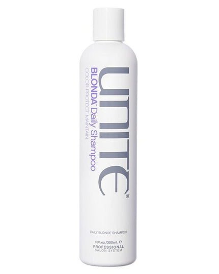A sulfate-free daily shampoo formulated to gently cleanse and maintain blonde hair and highlights between tone days.
