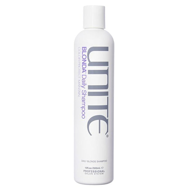 A sulfate-free daily shampoo formulated to gently cleanse and maintain blonde hair and highlights between tone days.