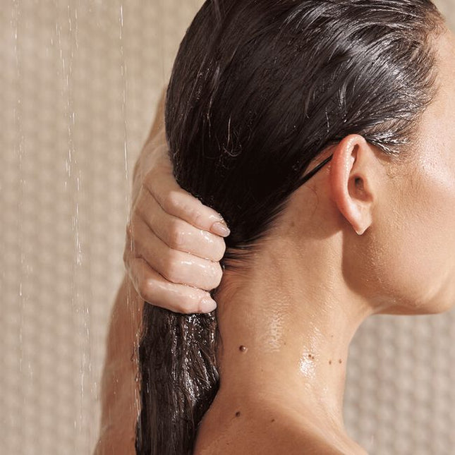 System Step 2 of 3: A highly penetrating conditioner formulated to deeply hydrate, strengthen, seal and protect hair.