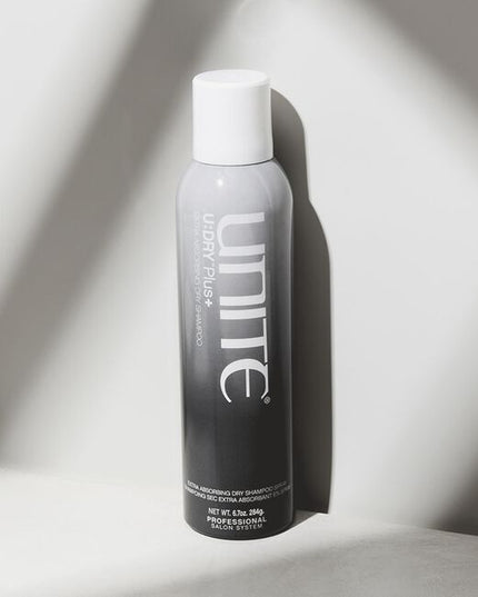 An extra-absorbing dry shampoo designed to quickly absorb and refresh oily hair and scalps without leaving a heavy residue.