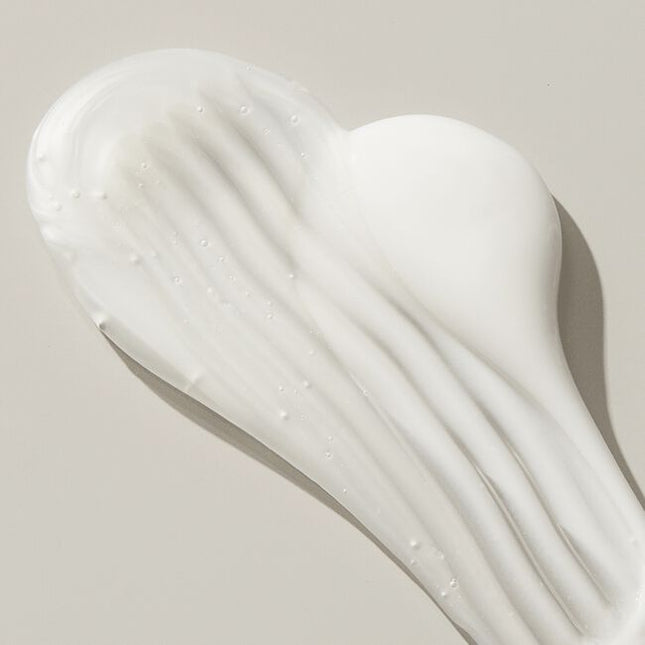 A rich, luxurious conditioner formulated to repair and strengthen nutrient-deprived hair. Perfect for any hair type.