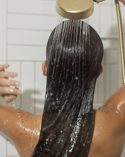 A moisture-enriched conditioner designed to hydrate, repair and protect all hair types from UV/thermal damage.