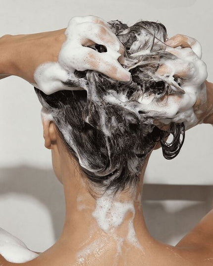 A moisture-enriched shampoo designed to cleanse, replenish and protect all hair types from UV/thermal damage.