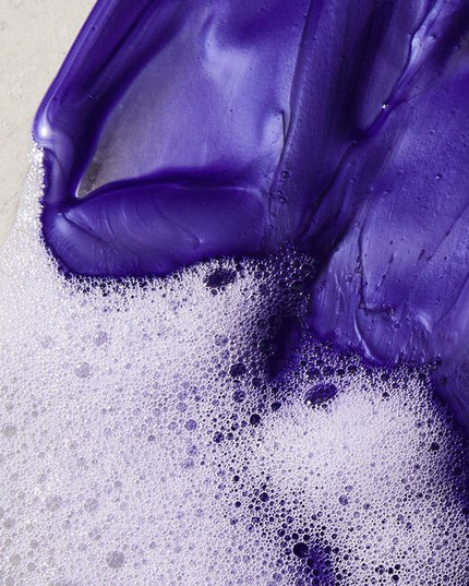 An ultra-violet toning shampoo designed to gently cleanse, lighten and brighten brassy blonde tones in just 60 seconds.