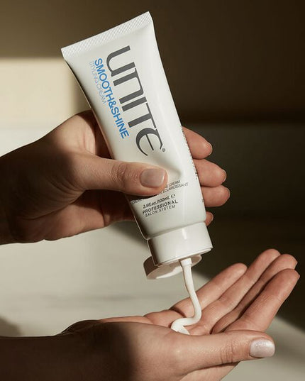 A styling cream designed to nourish and repair as it softens, shines and tames frizz and flyaways.