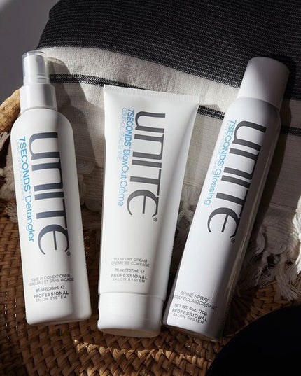 A long-lasting, anti-humectant finishing spray designed to control frizz, deliver shine and protect hair from UV/thermal damage.