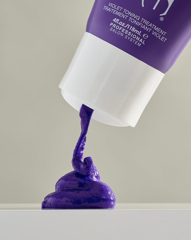 A deeply reparative toning treatment designed to repair, strengthen and tone brassy blonde hair in just one use.