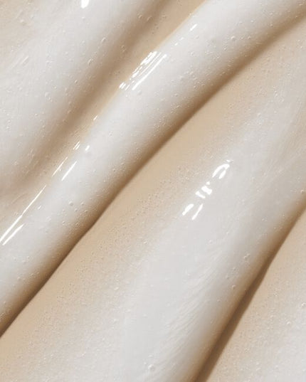 A curl-quenching leave-in conditioner formulated to gently detangle and strengthen while shining and protecting all curl types.