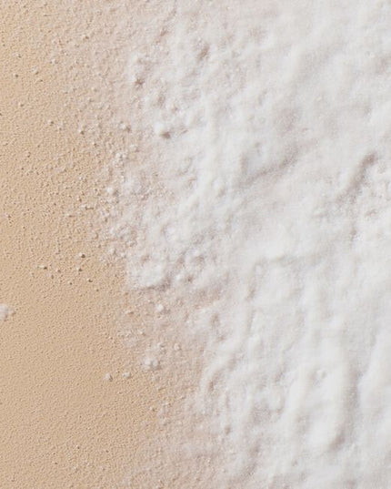 A volumizing powder that sprinkles in to instantly add volume, lift, grip and texture to all hair types. A little goes a long way.