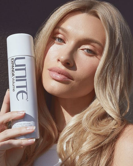 A targeted, volumizing spray foam that adds lift, volume, and hold directly to the root. Ideal for fine or lifeless locks.