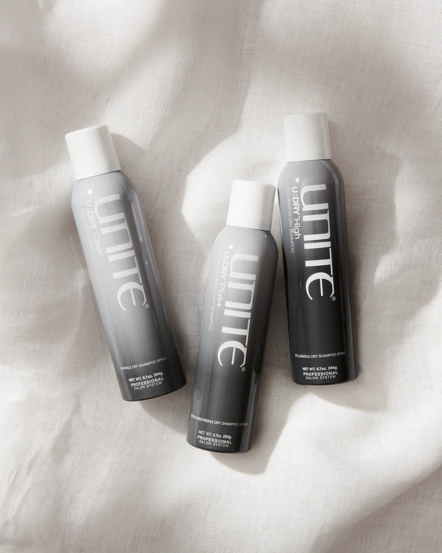 An invisible dry shampoo that absorbs oil and keeps hair fresh between washes. Ideal for those with darker roots.