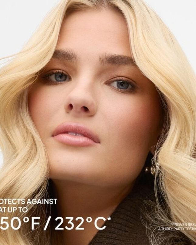 A styling primer formulated to moisturize and heat protect hair up to 425°F. Powered by moringa oil, this lightweight cream tames flyaways, adds shine and preps hair for heat styling.