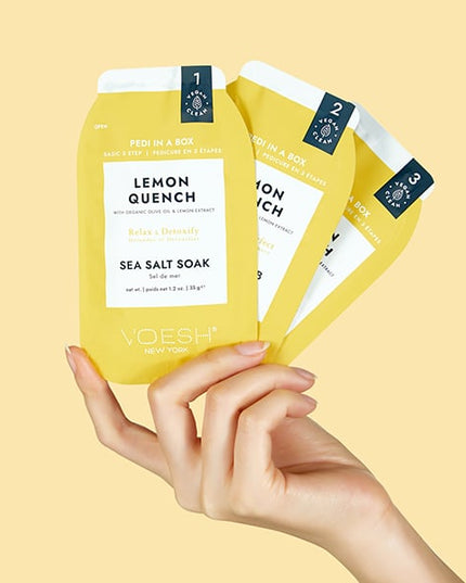 Meet the most skinvigorating 3-step, single-use pedicure kit. Squeeze the day with our lemon-scented Pedi in a Box. When life gives you lemons, you treat your clients to a refreshing pedicure treatment that gives dehydrated, dull skin a much-needed pick-me-up.