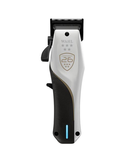 Go from bald to fade with an innovative adjustable balding blade. The Vapor™ combines a high-powered motor with the new F32 FADEOUT™ blade for rapid precision. Now in a Limited Edition design!