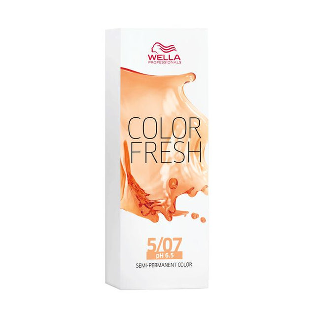 Color Fresh is an extremely versatile, gentle conditioning color enhancer with acidic pH. It is ideal for refreshing color in between services, for color correction and introducing new clients to color.