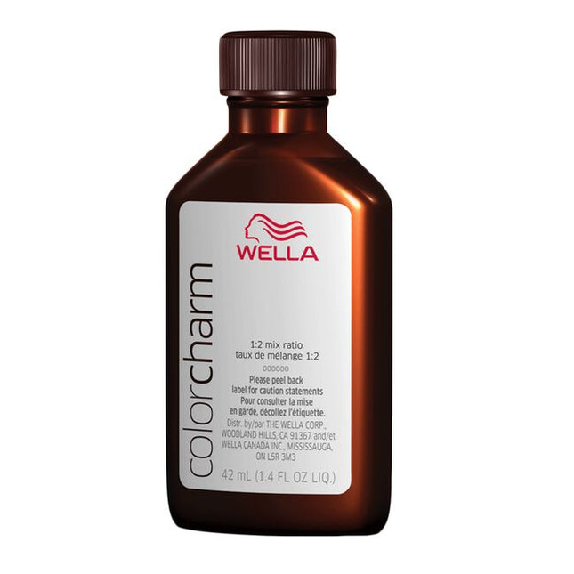 Wella colorcharm Permanent Liquid Color saturates and fuses with the hair to deliver a TRUE-TO-TONE color that is exceptionally fade resistant. Liquid Color provides a vibrant palette without boundaries with 62 easily intermixable shades to express your creativity.