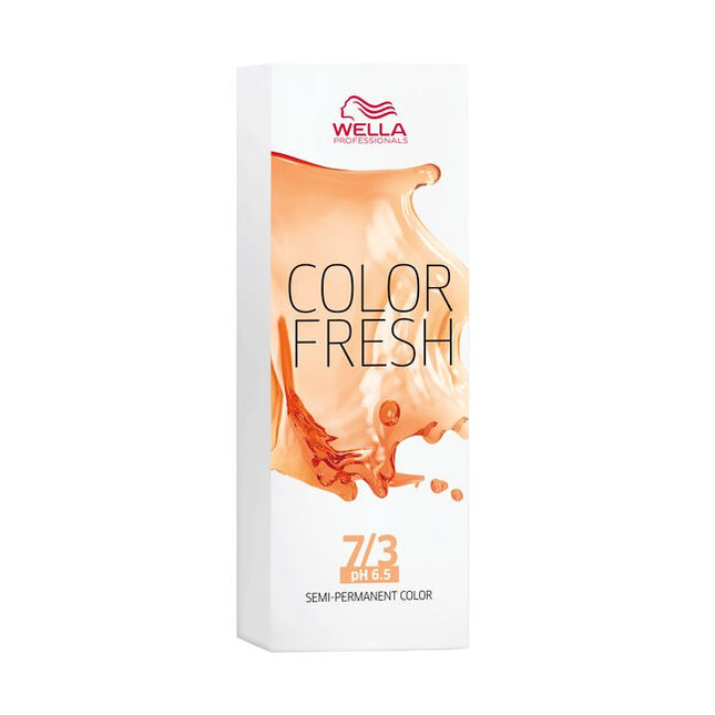 Color Fresh is an extremely versatile, gentle conditioning color enhancer with acidic pH. It is ideal for refreshing color in between services, for color correction and introducing new clients to color.
