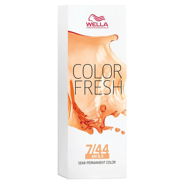Color Fresh is an extremely versatile, gentle conditioning color enhancer with acidic pH. It is ideal for refreshing color in between services, for color correction and introducing new clients to color.