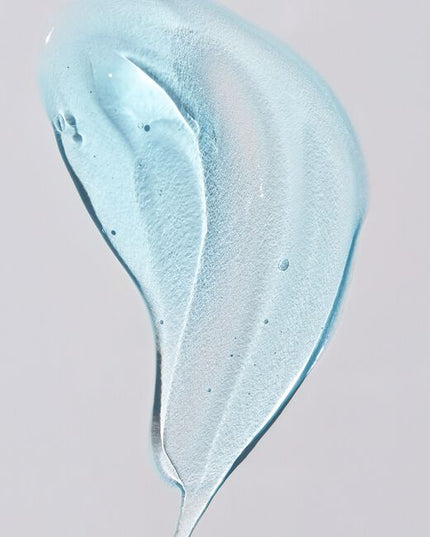 Skip the booze- Woody's Mega Firm Gel delivers serious hold without the alcohol. Engineered for guys who need all-day control, this gel locks in your style, adds a clean shine, and never lets your hair fall flat. No flakes. No dryness. Just rock-solid structure for bold, defined looks that go the distance. Whether your're suiting up or hitting the streets, this is your go-to for uncompromising hold and all day confidence.