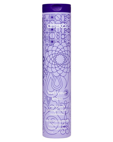 An ultra-violet conditioner that strengthens and hydrate dry and damaged strands while toning yellow, brassy hues, resulting in 55% less breakage* and 2.2x stronger strands* that are soft, bright, and more manageable. This purple conditioner is infused with bond fortifying technology, quinoa protein, plant butters, and ultra-violet pigments to strengthen damaged hair while helping to prevent future breakage.