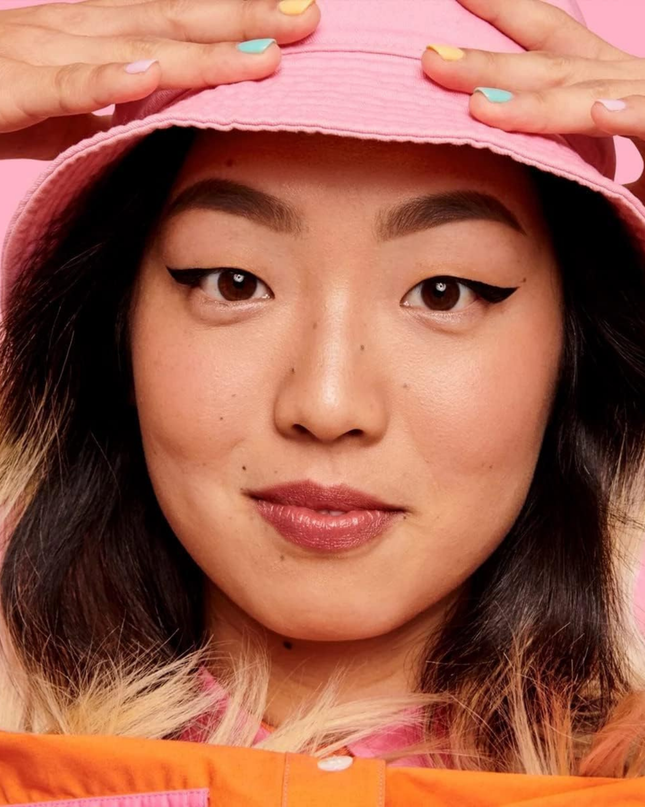 Take control of your brows with Benefit's full-pigment brow pomade! POWmade Waterproof Brow Pomade glides on POWerful color and pairs perfectly with a creamy, waterproof, non-drying formula allows you to fill, sculpt &amp; define brows with natural-looking depth &amp; dimension.
