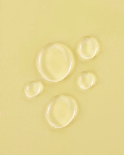 A multitasking product designed to provide hold, moisture, to retain curl and definition for all curl types. This product helps guard against flyaways and frizz in humid conditions and is packed with natural, performance-driven ingredients to strengthen and protect curls.